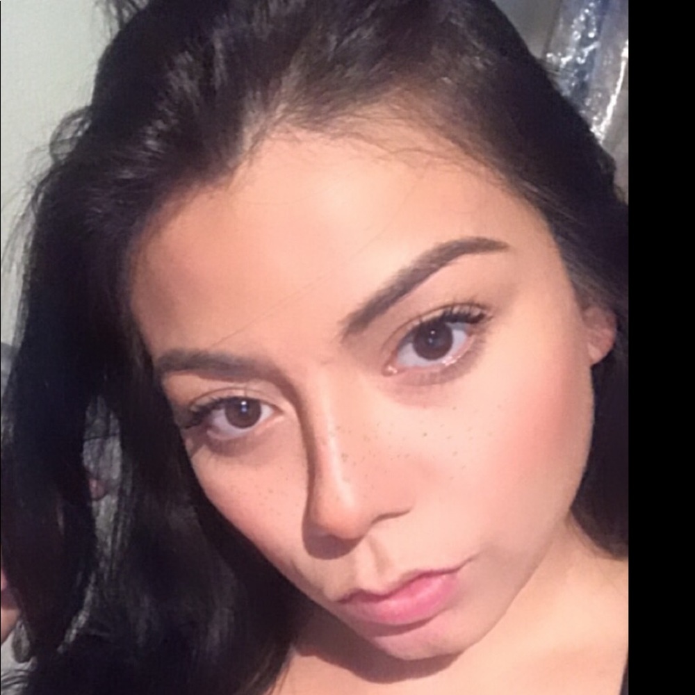 Meet your Posher, Giselaa